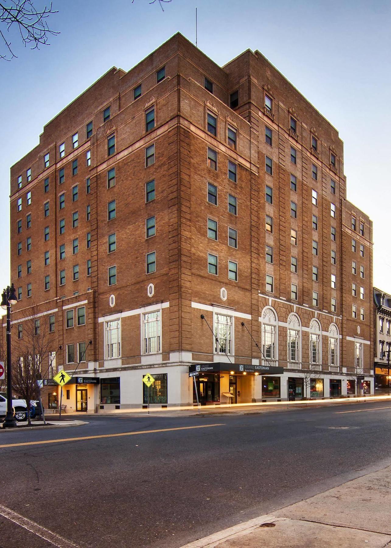 Grand Eastonian Hotel & Suites Easton Ngoại thất bức ảnh
